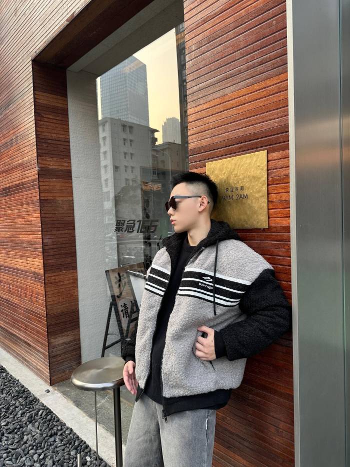 Clothes Balenciag 20251216