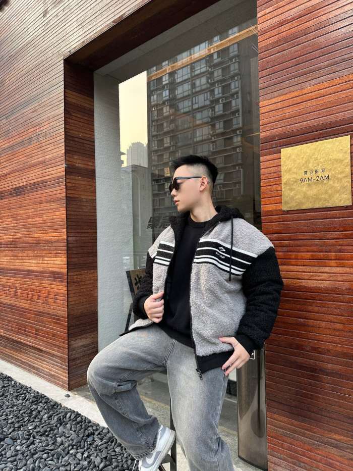 Clothes Balenciag 20251216