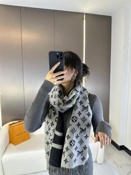 Louis Vuitton Monogram Split Scarf 200*45 cm