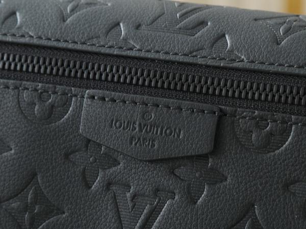 Louis Vuitton Pulse Messenger M14874 size 26.67*10.92*17.01 cm