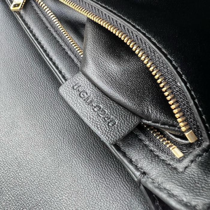 CELINE Teen Triomphe Shiny Cow Leather Handbag, Shoulder Bag, Crossbody Bag Women's Black 188423BF4-38NO size 18.5*6*14 cm