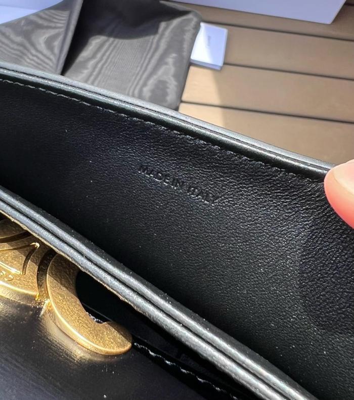 CELINE Teen Triomphe Shiny Cow Leather Handbag, Shoulder Bag, Crossbody Bag Women's Black 188423BF4-38NO size 18.5*6*14 cm