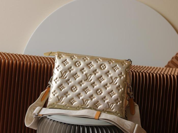 LOUIS VUITTON Coussin Shoulder Bags M59278 size 26*20*12 cm