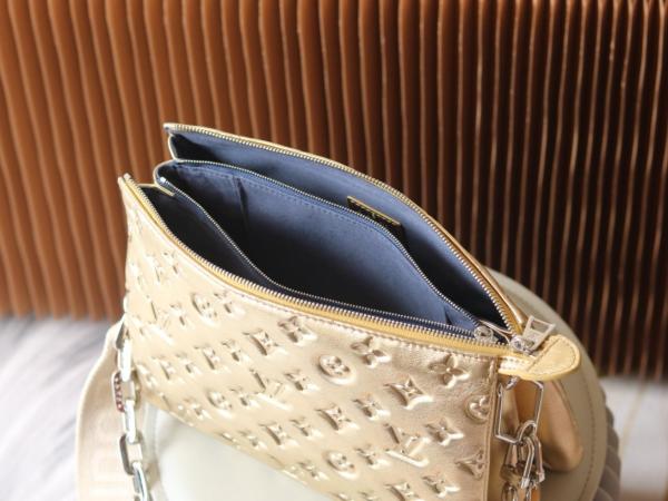 LOUIS VUITTON Coussin Shoulder Bags M59278 size 26*20*12 cm