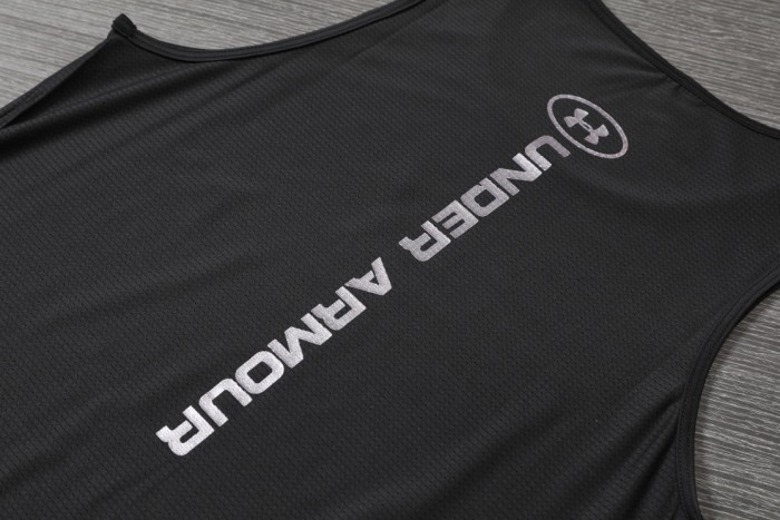 Sportswear Under Armour T07