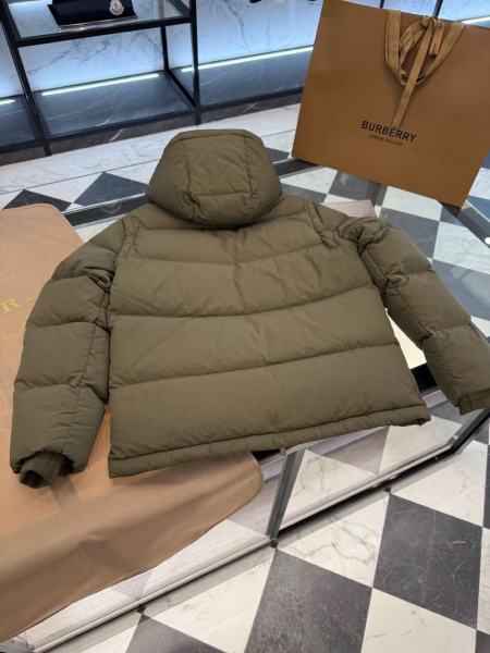 Burberry detachable-sleeve puffer jacket