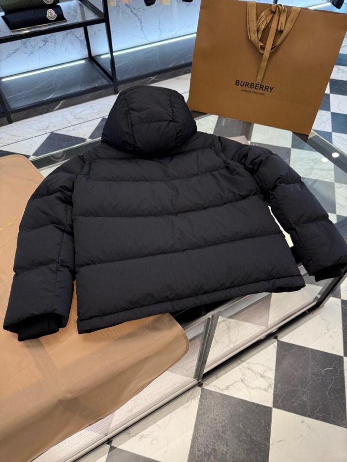 Burberry detachable-sleeve puffer jacket