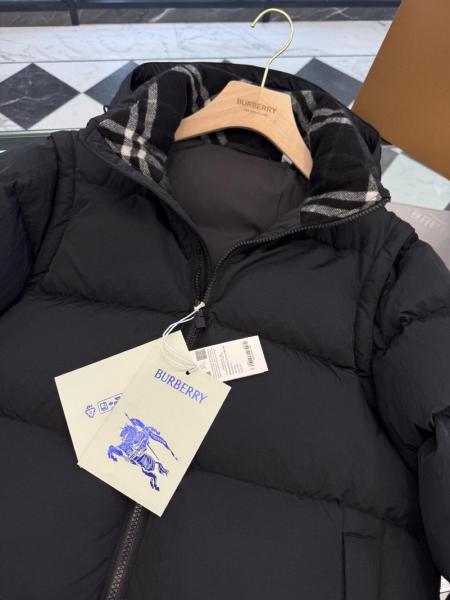 Burberry detachable-sleeve puffer jacket
