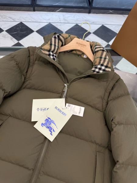 Burberry detachable-sleeve puffer jacket