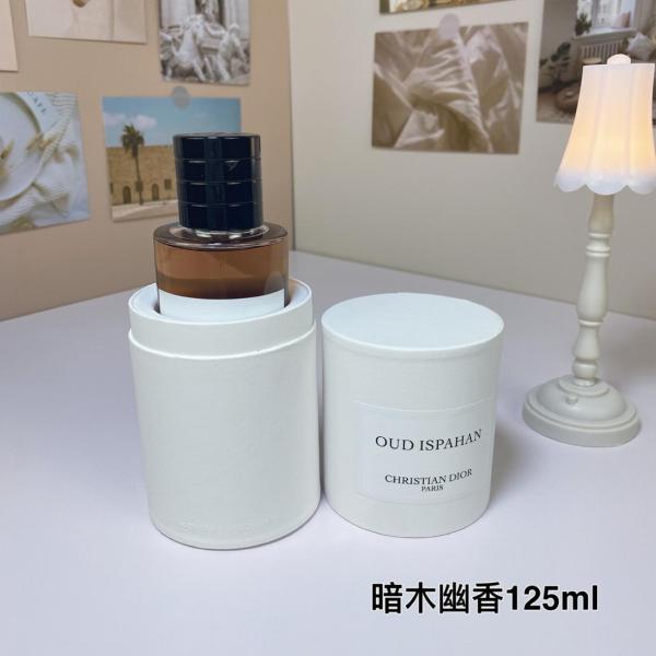 Dior Heritage Eau de Parfum, an oriental floral fragrance, Eau de Parfum featuring oud rose. 