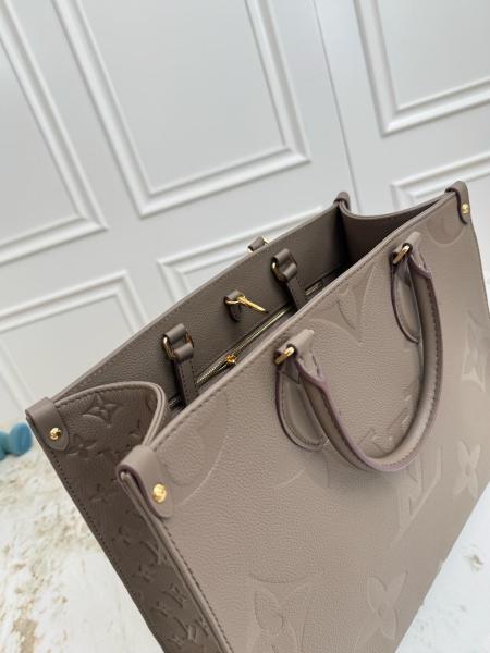 LOUIS VUITTON OnTheGo MM M25523 size 35*13.9*26.9 cm