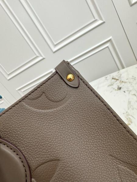 LOUIS VUITTON OnTheGo MM M25523 size 35*13.9*26.9 cm