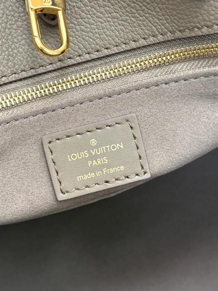 LOUIS VUITTON OnTheGo MM M25523 size 35*13.9*26.9 cm