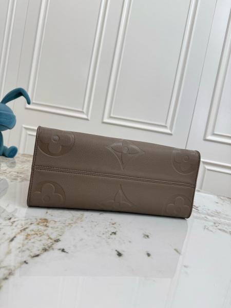 LOUIS VUITTON OnTheGo MM M25523 size 35*13.9*26.9 cm