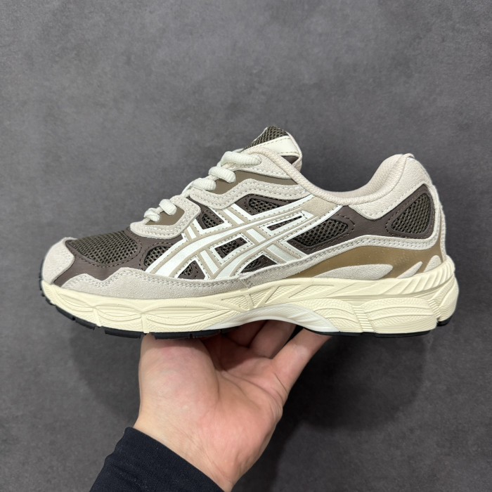 Asics Low top Casual Shoes Unisex Brown