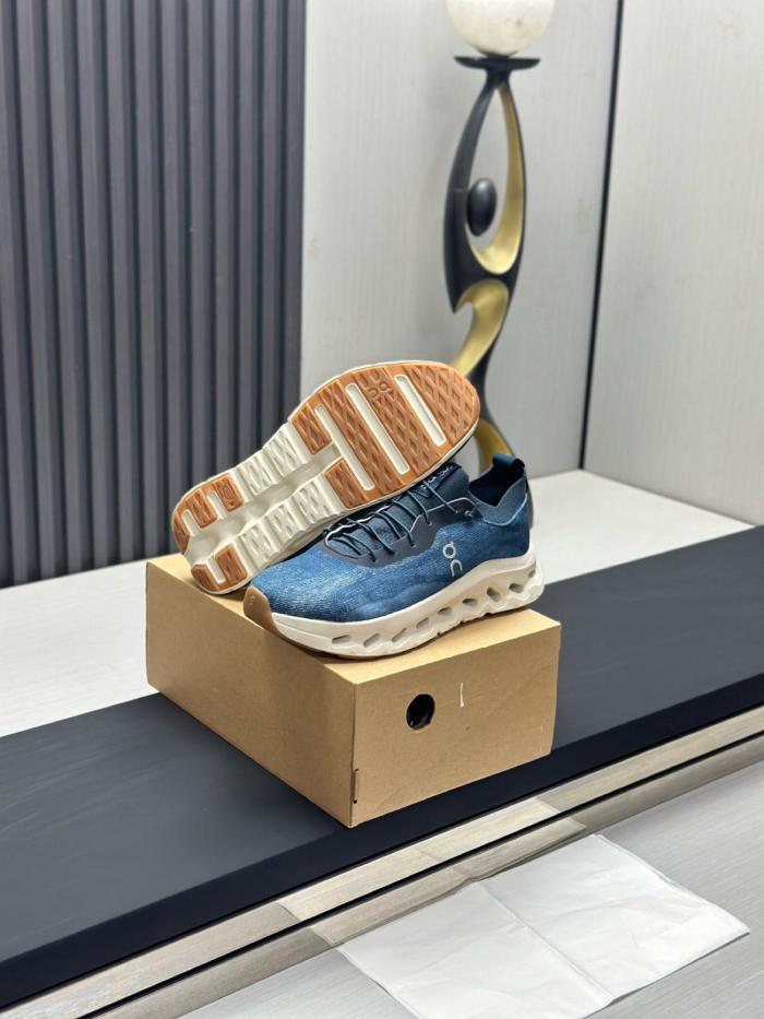 LOEWE On Running, Collaboration Cloudtilt Low top Casual Shoes Blue