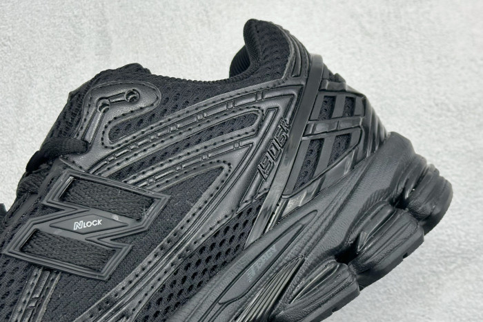 New Balance 1906R Black