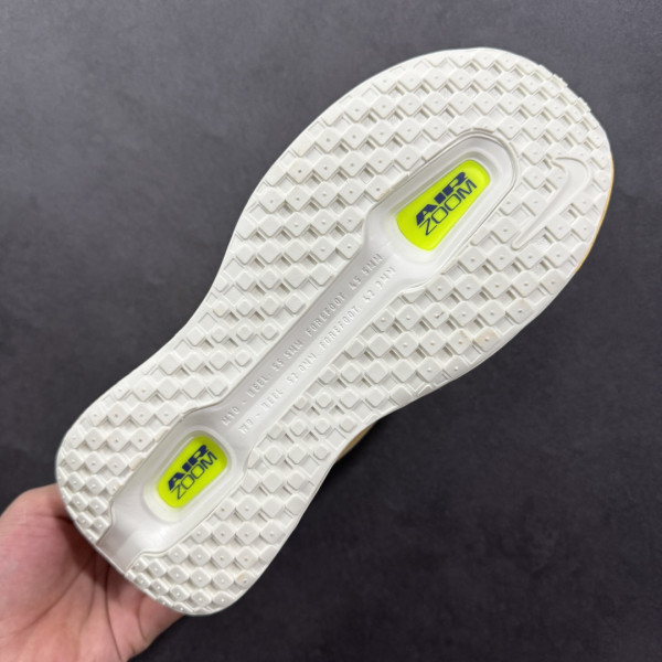 Nike Vomero Premium Alabaster