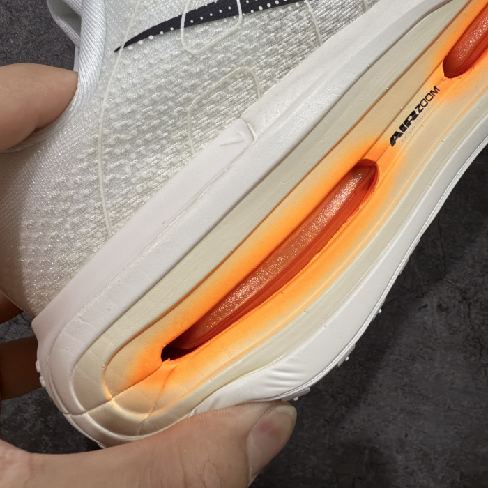 Nike Vomero Premium Sail Coconut Milk