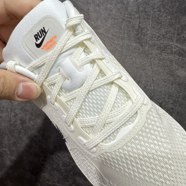 Nike Vomero Premium Sail Coconut Milk