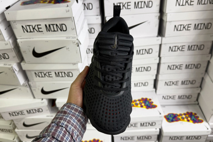 Nike Mind 002 Black Hyper Crimson
