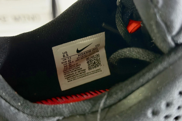 Nike Mind 002 Black Hyper Crimson