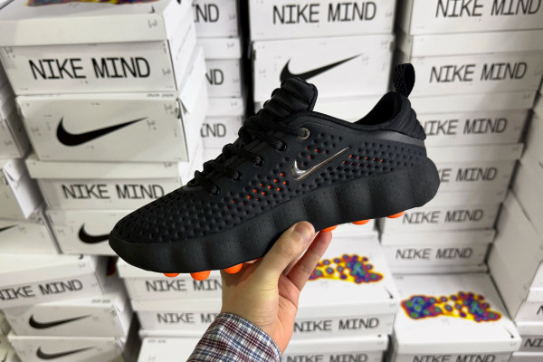 Nike Mind 002 Black Hyper Crimson