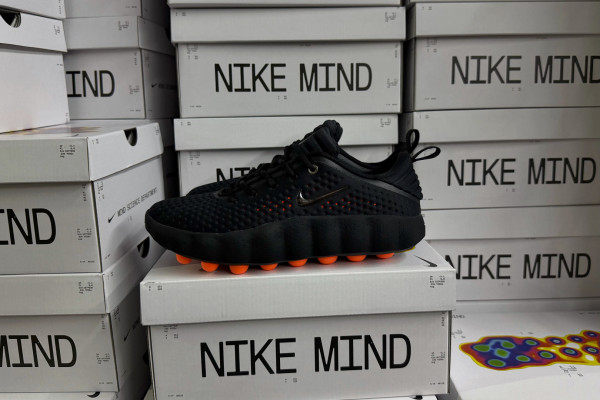 Nike Mind 002 Black Hyper Crimson