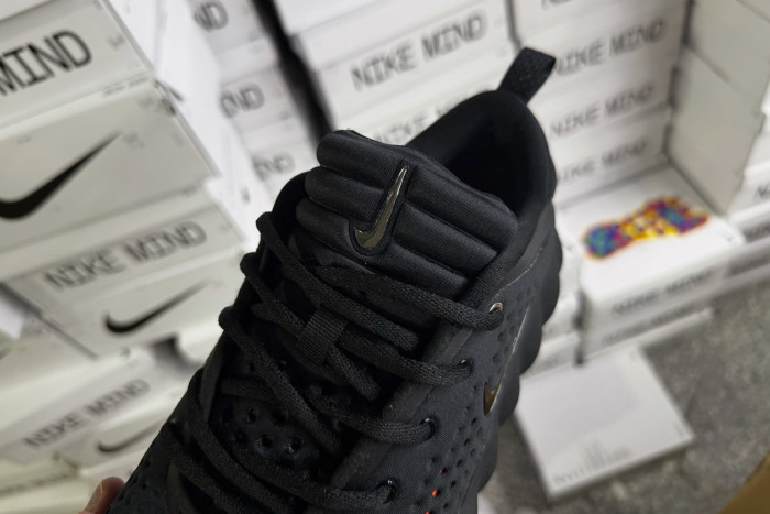 Nike Mind 002 Black Hyper Crimson