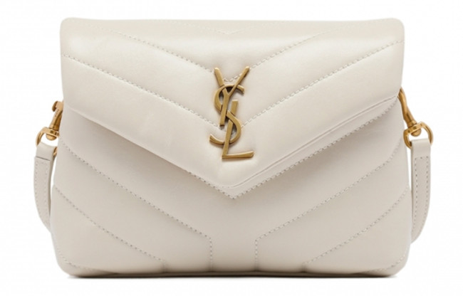 SAINT LAURENT LouLou Toy Logo Plaque Shoulder Bag 678401DV7079207 size 19*7*14 cm