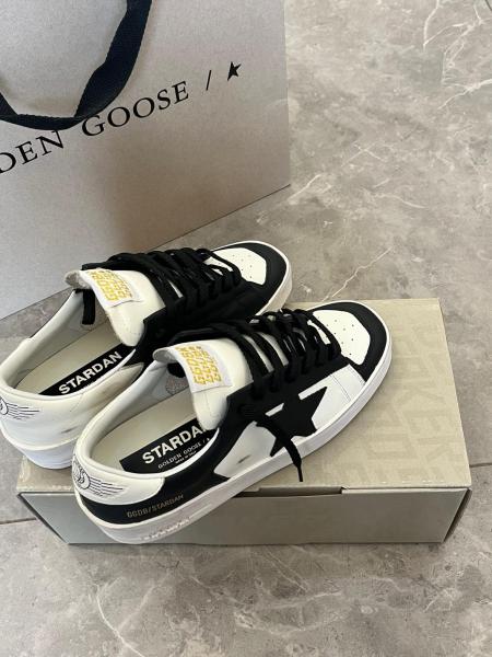 Golden Goose Stardan Low top Stylish Skateboarding Shoes Women's Black White Distressed Style