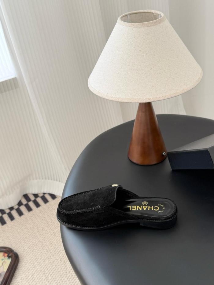 CHANEL Closed Toe Slippers 2cm Women's Black
