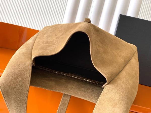 SAINT LAURENT LE5A7 Suede Large Hobo Handbag Shoulder Bag Women's Gold Leaf 753837-1U80W-3194 size 31*13*30 cm