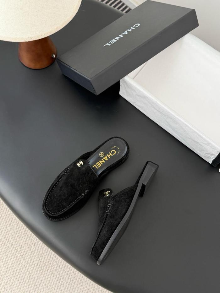 CHANEL Closed Toe Slippers 2cm Women's Black
