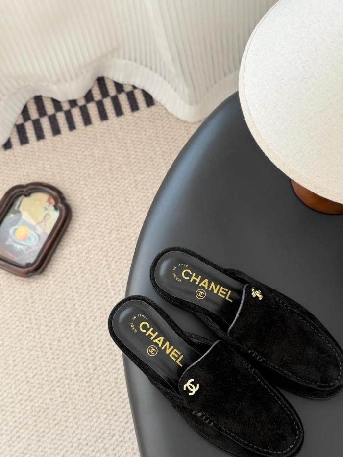 CHANEL Closed Toe Slippers 2cm Women's Black