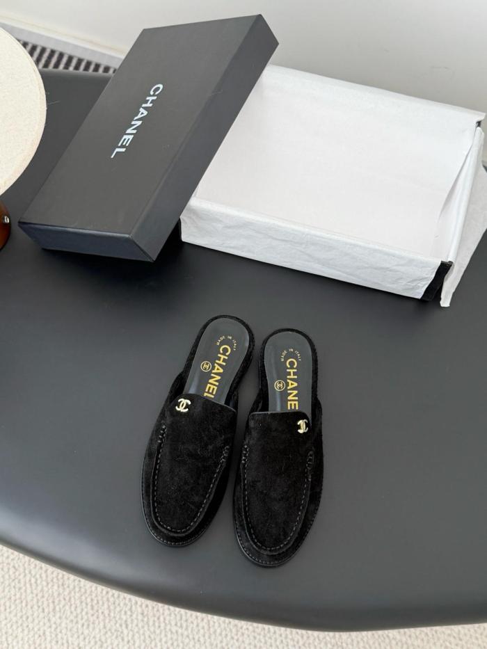 CHANEL Closed Toe Slippers 2cm Women's Black