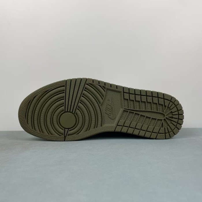 Jordan 1 Retro Low Medium Olive Summit White Sail Black