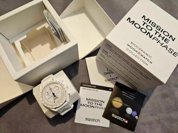 SWATCH x OMEGA Men 42mm White Watch SO33W700 