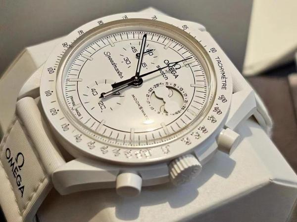SWATCH x OMEGA Men 42mm White Watch SO33W700 