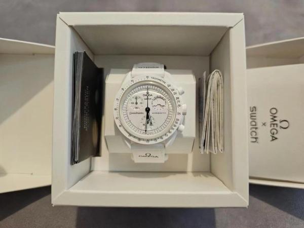 SWATCH x OMEGA Men 42mm White Watch SO33W700 