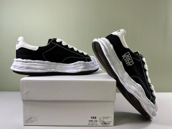 Maison Mihara Yasuhiro Blakey OG Sole Canvas Low Black