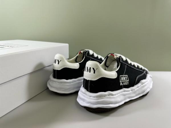 Maison Mihara Yasuhiro Blakey OG Sole Canvas Low Black