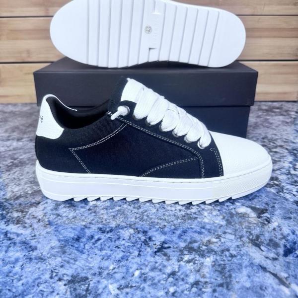 Numeris Atelier Acrylic Black