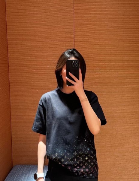 LOUIS VUITTON Monogram Gradient Embellished Short Sleeved Crewneck