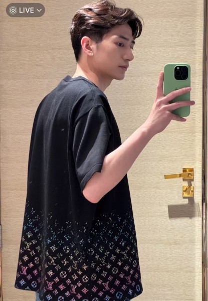 LOUIS VUITTON Monogram Gradient Embellished Short Sleeved Crewneck