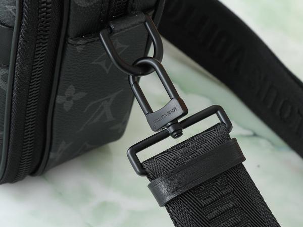 LOUIS VUITTON M46955 size L23.8*W7.8*H16cm