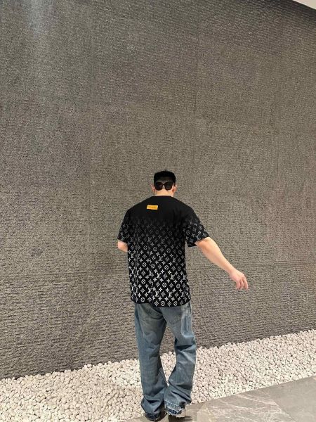 Louis Vuitton T-shirt 260330