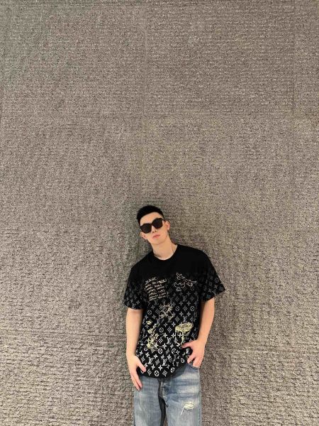 Louis Vuitton T-shirt 260330