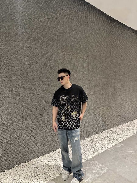 Louis Vuitton T-shirt 260330