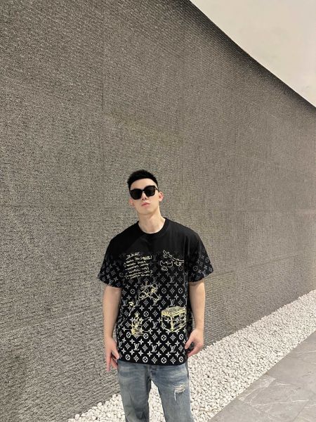 Louis Vuitton T-shirt 260330